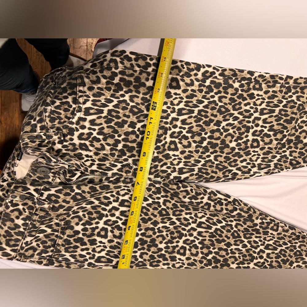 American Eagle leopard next level stretch us 4